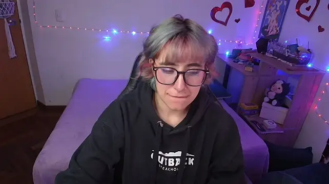 Miacatsito3 stripchat live cam model