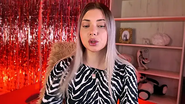 HyileyClark stripchat live cam model