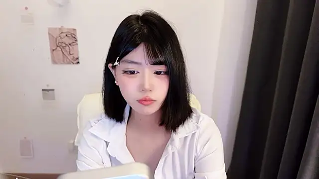 Kitteovo stripchat live cam model