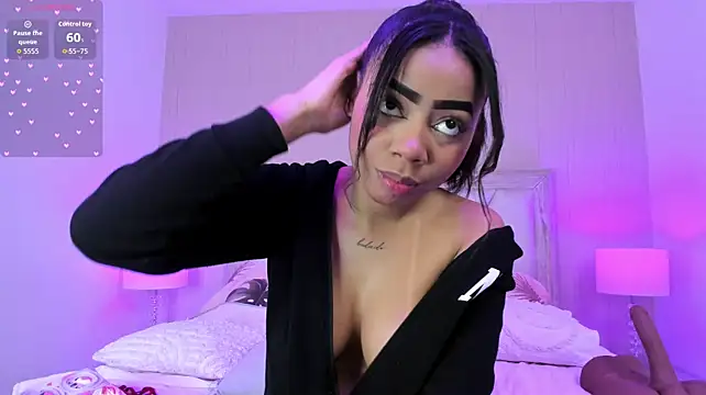 TyraKayne stripchat live cam model