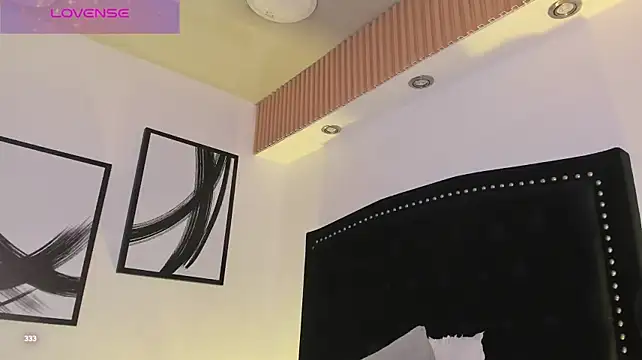 Victoria_Hiills stripchat live cam model