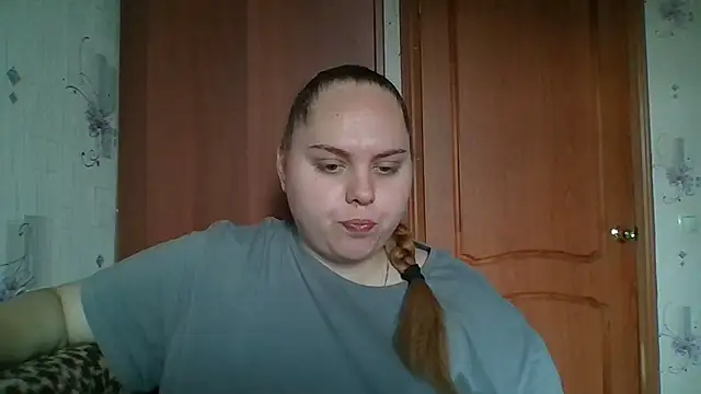 SoftHypnose stripchat live cam model