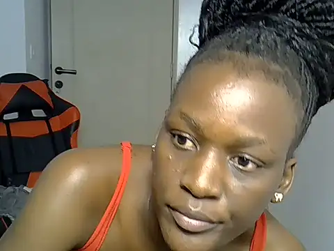 spot_curvy stripchat live cam model