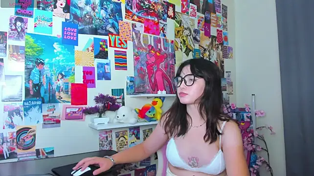 AlishaTempt stripchat live cam model