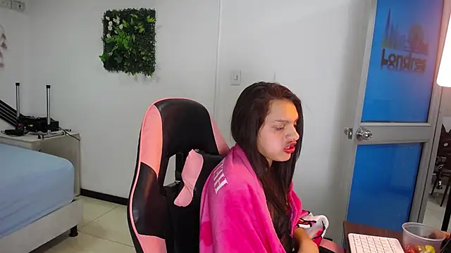 VekyCherry stripchat live cam model
