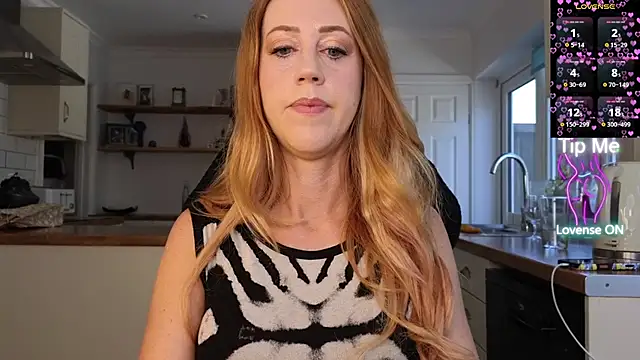 stripmequick stripchat live cam model