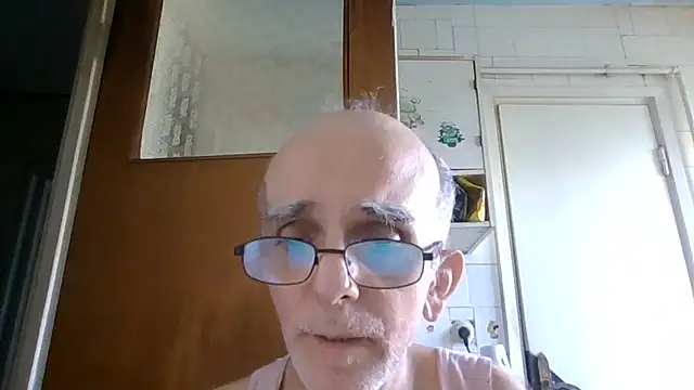 mariusica1@xh stripchat live cam model
