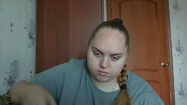 SoftHypnose stripchat live cam model