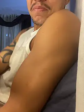 Tatuadomoreno23cm stripchat live cam model