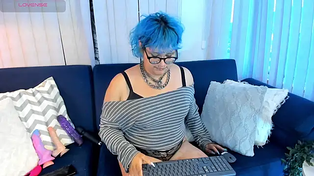 Blue_Cherry stripchat live cam model