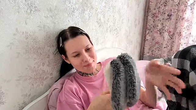 VoicingSeam stripchat live cam model