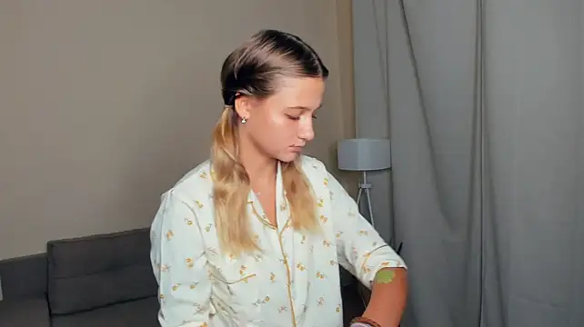 DallasRenna stripchat live cam model
