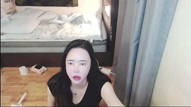 lovecb77 stripchat live cam model