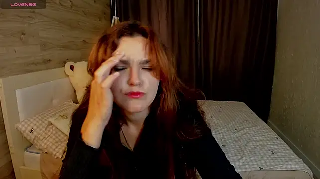 LeyaaStarr stripchat live cam model