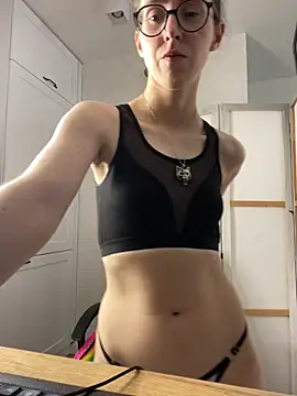 MartiniiSelenna stripchat live cam model