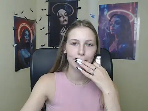 StrangerGi stripchat live cam model