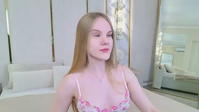 Lili_Lohan stripchat live cam model