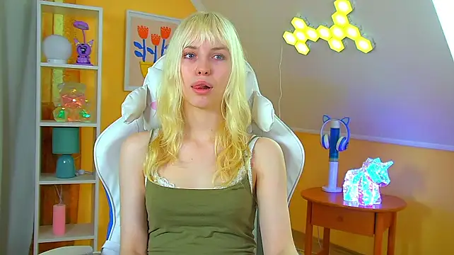 HannahHollis stripchat live cam model