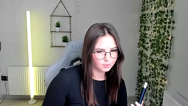 Regina_cute_ stripchat live cam model