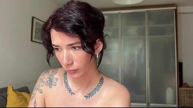 mulaniha stripchat live cam model