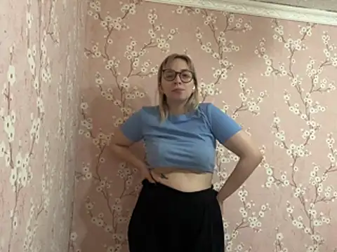 CandyFever stripchat live cam model