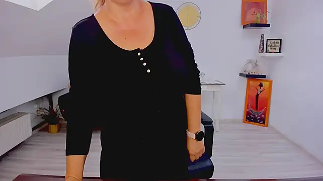 LollaGirl stripchat live cam model