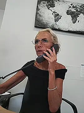 clarabell4 stripchat live cam model