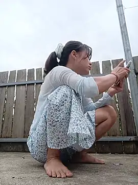 Linda-yiyi stripchat live cam model