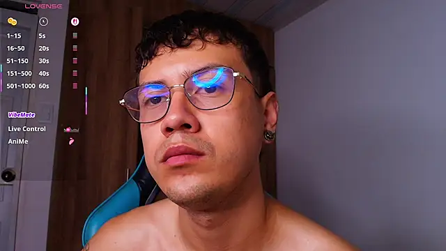 LeaneSeb stripchat live cam model