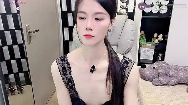 Yueyue-MM stripchat live cam model