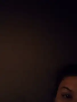 Luzz12 stripchat live cam model