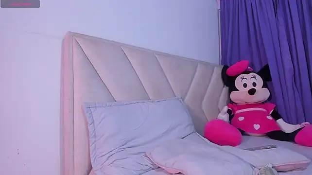 Sofiecox1 stripchat live cam model