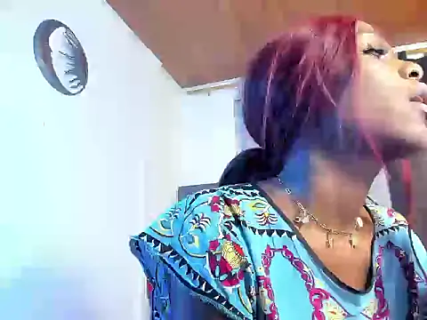 sarahnanksdoll stripchat live cam model