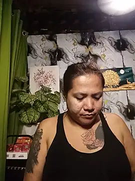 TabooSHOWgirl18 stripchat live cam model