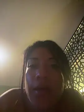 tranycamii stripchat live cam model