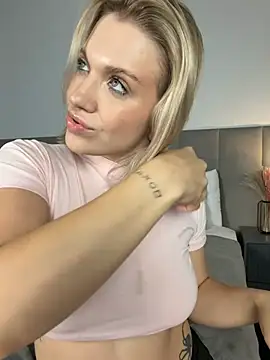 AlisaMyers stripchat live cam model