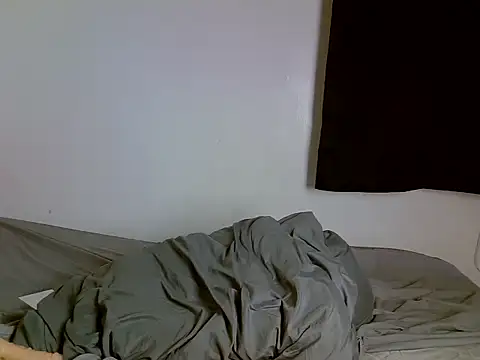 Prettylovez stripchat live cam model