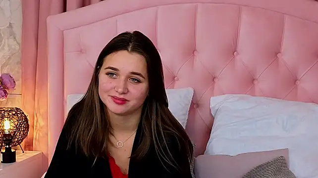 JulietteHembers stripchat live cam model