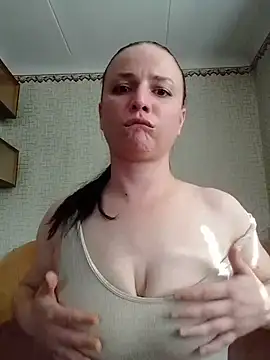 Alena2639 stripchat live cam model