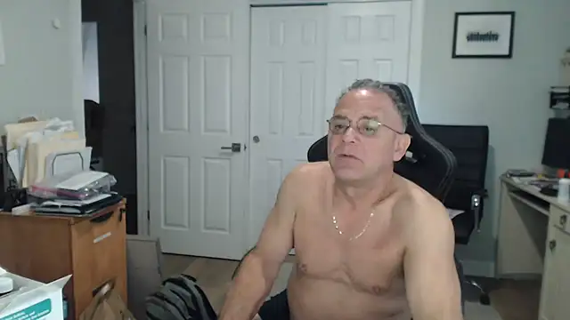 twopeopleinlove stripchat live cam model