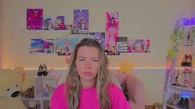 Real_Tini stripchat live cam model