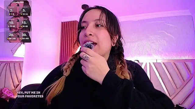 NyxAndria_1 stripchat live cam model