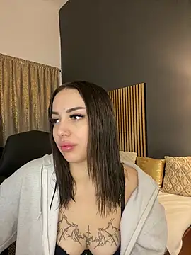ZarasPlayground stripchat live cam model