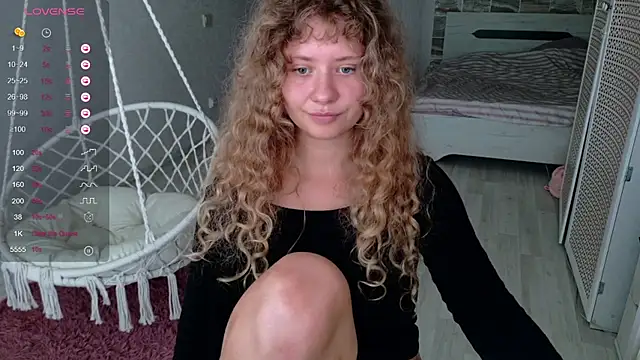 Milounee stripchat live cam model