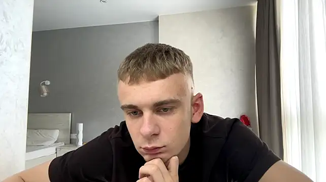 SoloFury stripchat live cam model
