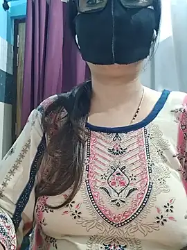Aishwaryaa_69 stripchat live cam model