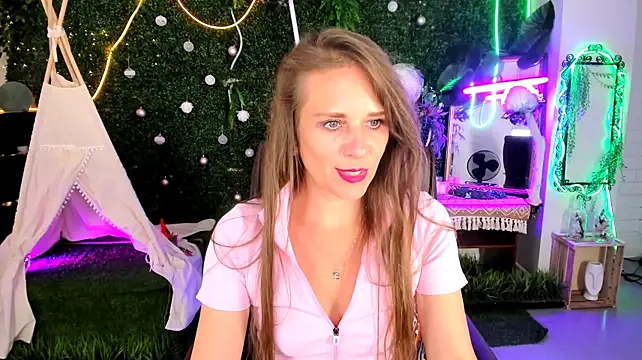 EmiliaBedy stripchat live cam model