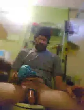 D-o-N-u-T stripchat live cam model
