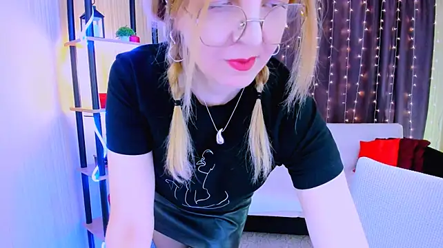 YourUniverser stripchat live cam model