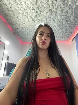 salo-rousee stripchat live cam model